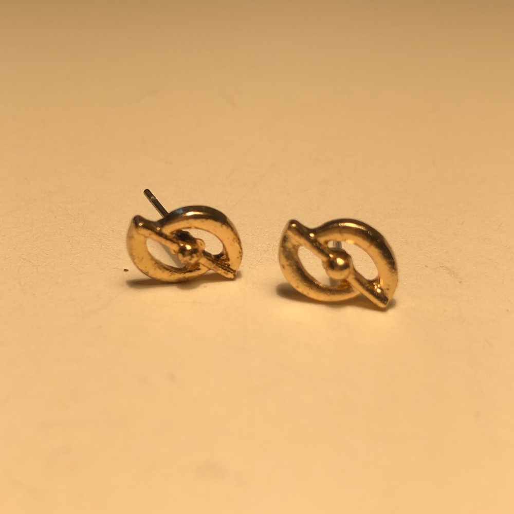 Gold earrings